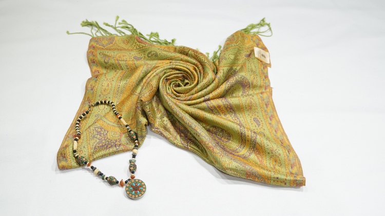 An image of solid Pashmina Shawl originating from Kashmir